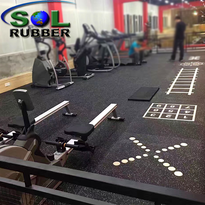 Heavy duty floor tile
